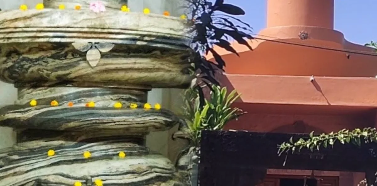 Mount Abu Shiv Temple: 9.5 फीट ऊंचा और 27 टन वजनी शिवलिंग, मानसून में अपने आप होता है जलाभिषेक Mount Abu Shiv Temple: 9.5 फीट ऊंचा और 27 टन वजनी शिवलिंग, मानसून में अपने आप होता है जलाभिषेक